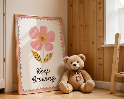 Poster Kinderzimmer Blume · Keep Growing Spruch · Liebevolle Deko mit Botschaft · Pastellfarben & Naturmotiv · Dekoprint ohne Rahmen